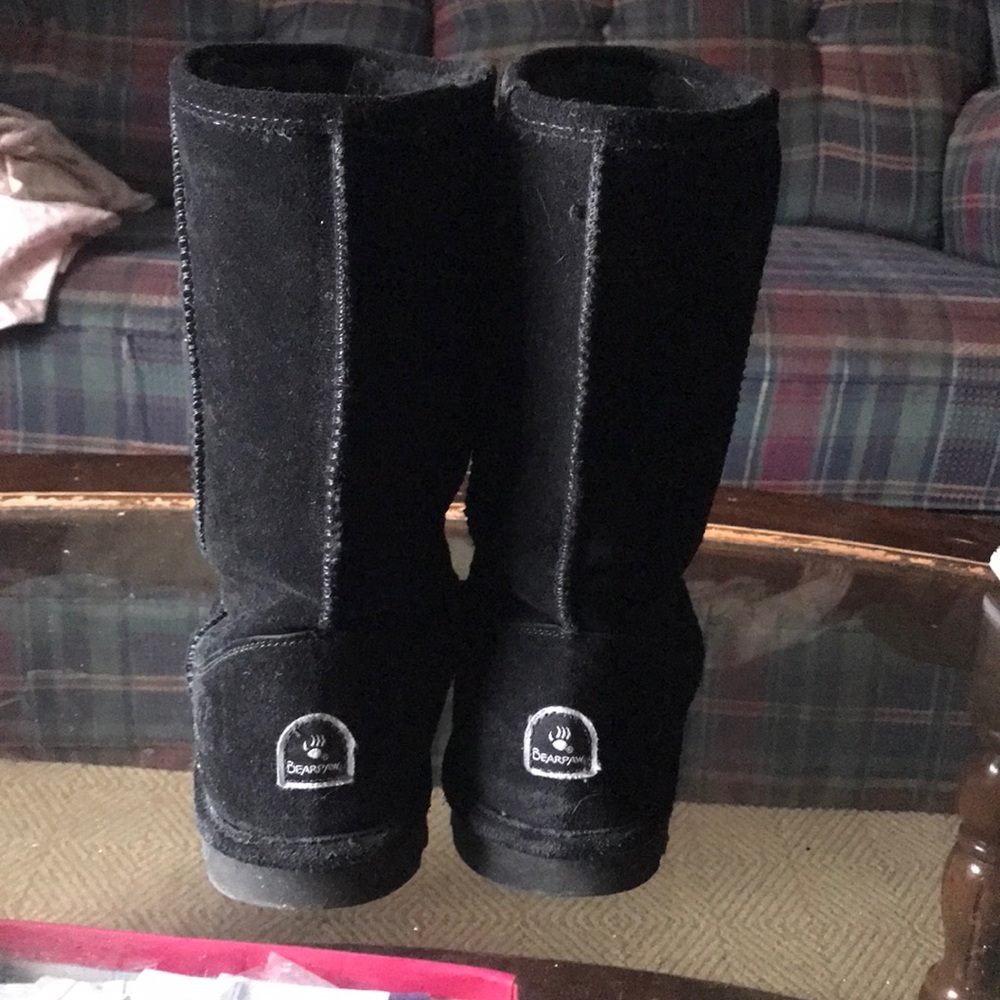 Bear paw black boots worn twice don’t fit